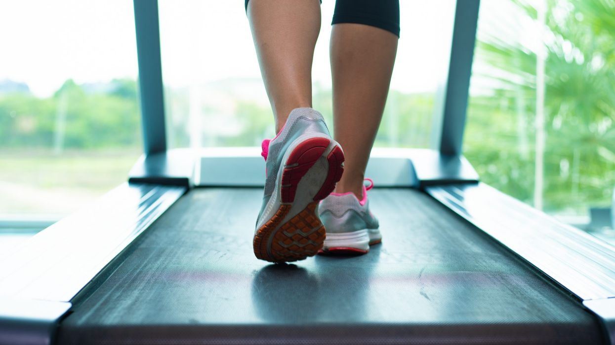 Wand to shed extra pounds? Try BACKWARD treadmill walking