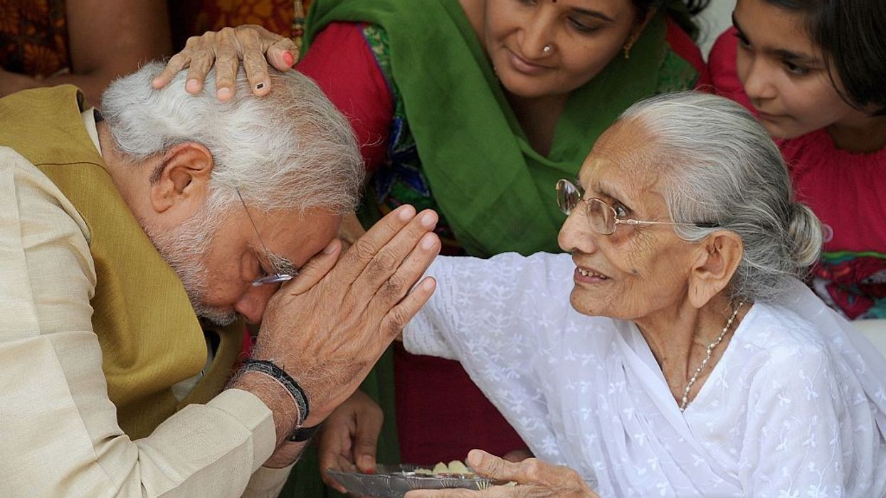 Akshay Kumar, Ajay Devgn condole demise of PM Modi's mother