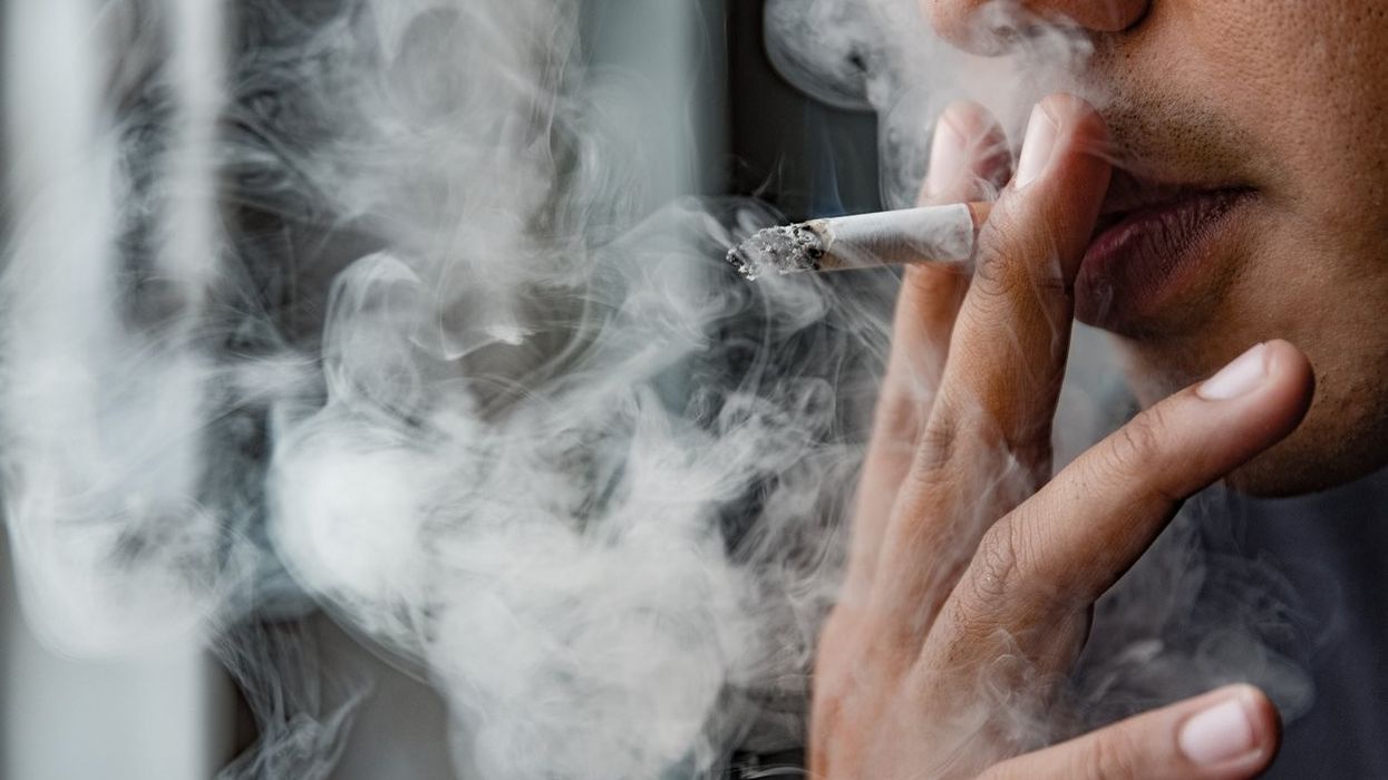 Cutting down smoking may extend men’s life by a year: report