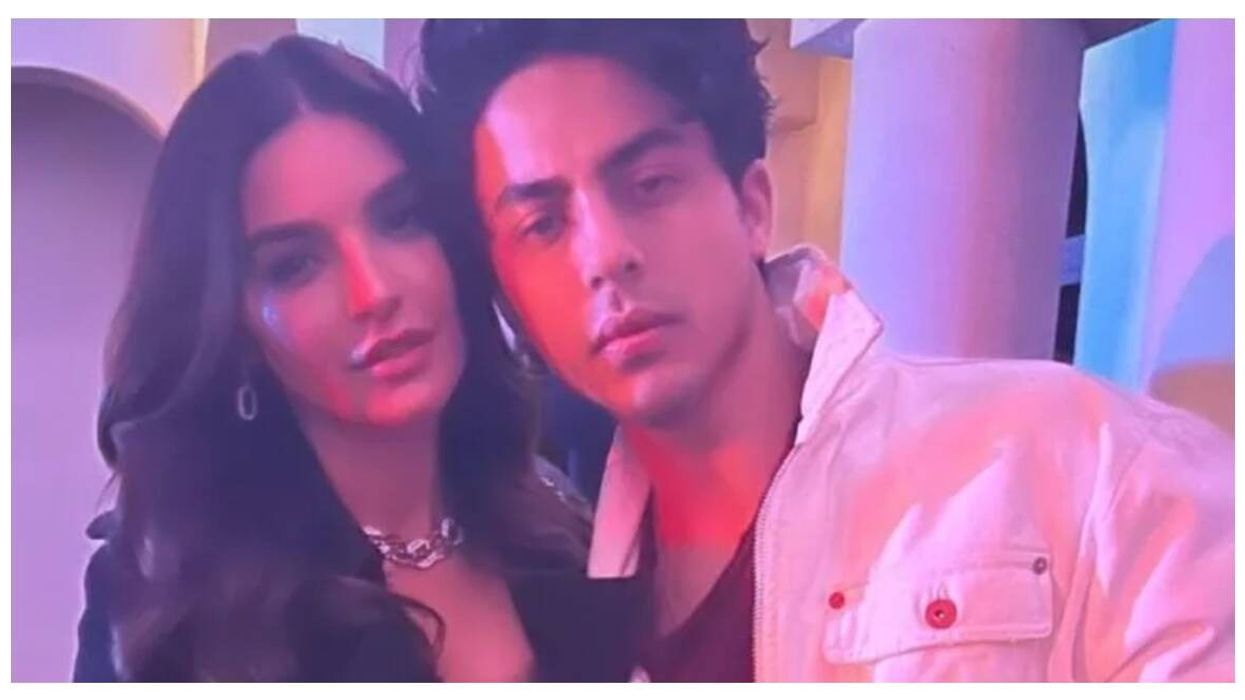 Aryan Khan’s selfie with Pakistani actor Sadia Khan at New Year’s Eve party goes viral