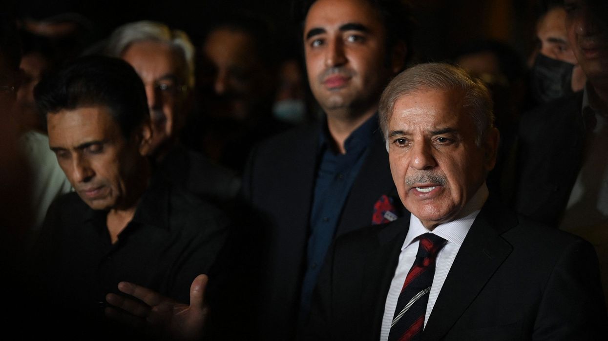 UAE to rollover $2bn loan, give additional $1bn: Pakistan PM Office