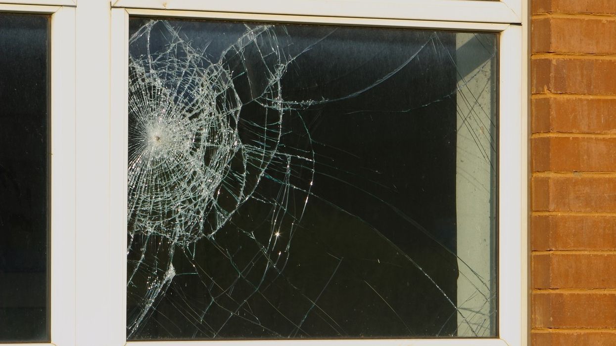 Upset over warning for parking in wrong space, Leicester man smashes window