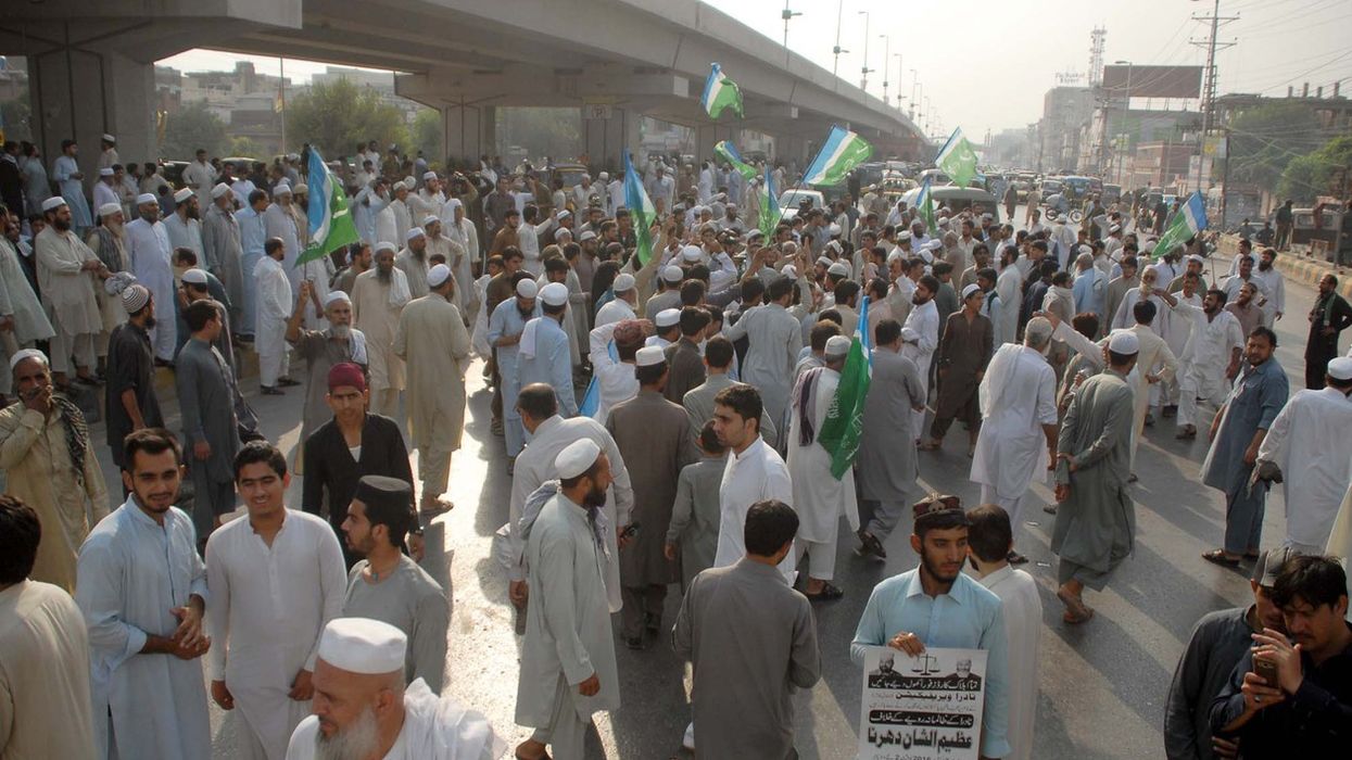 Pakistan to appeal to Taliban leader over police mosque bombing
