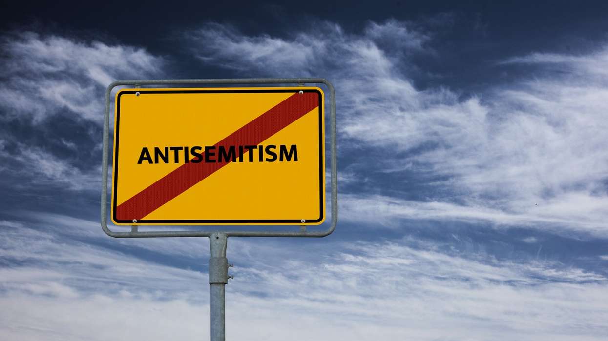 Anti-Semitism incidents in UK fall from record high