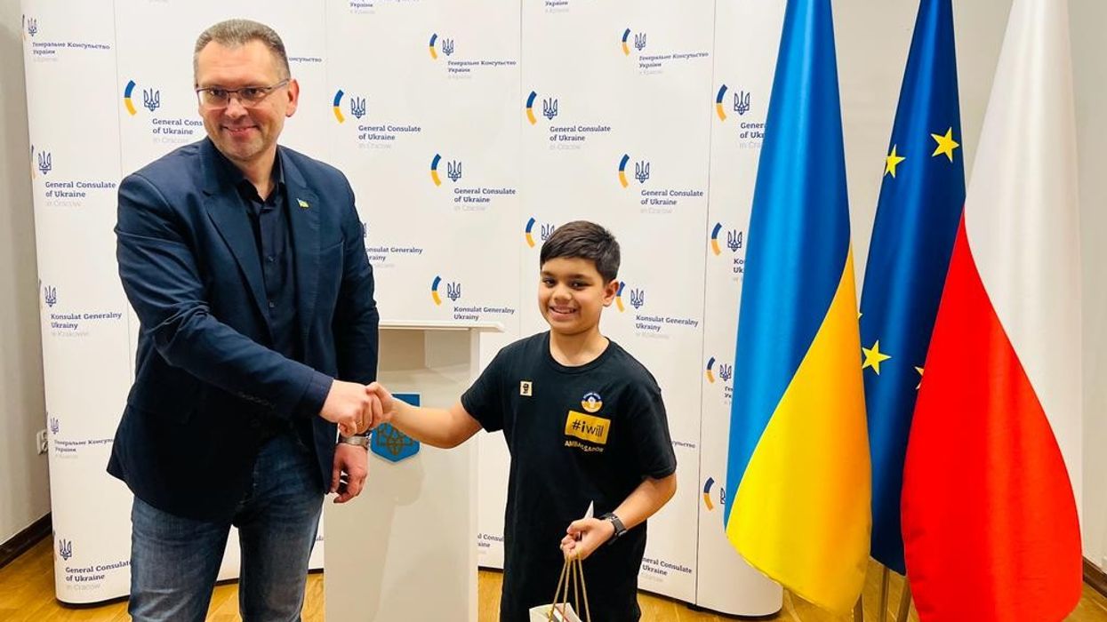 Indian boy, 10, meets Ukraine General Consulate in Poland