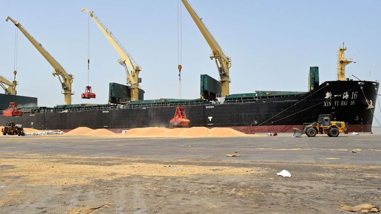 India bans oil tankers, bulk carriers older than 25 years