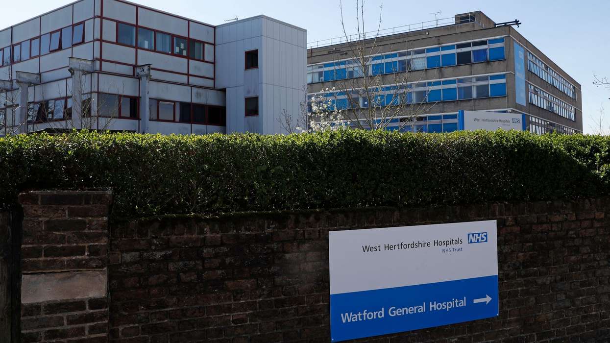 Young mum, 32, died after erroneous intubation