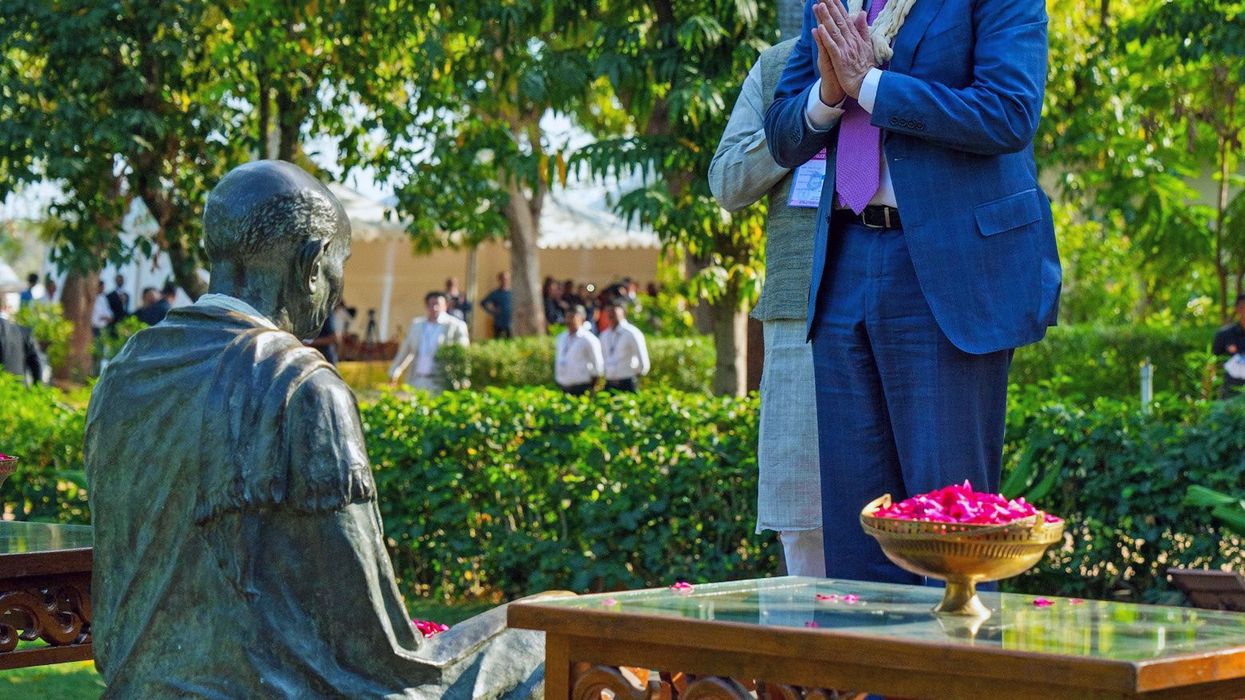 Albanese begins India tour, plays Holi in Gujarat