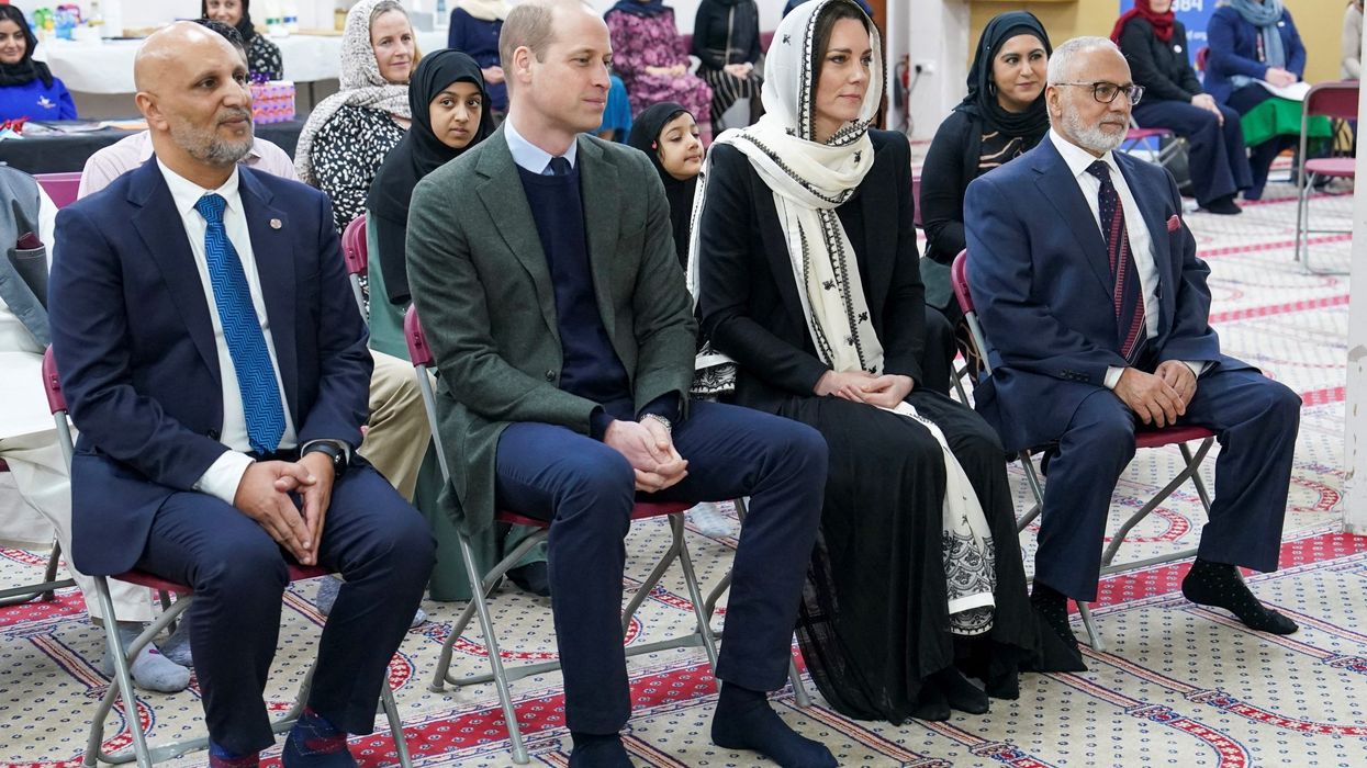 William and Kate visit Muslim centre, commend 'amazing' community fundraising efforts