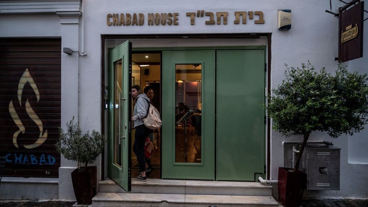 Two Pakistanis arrested in Greece for planning anti-Semitic attacks