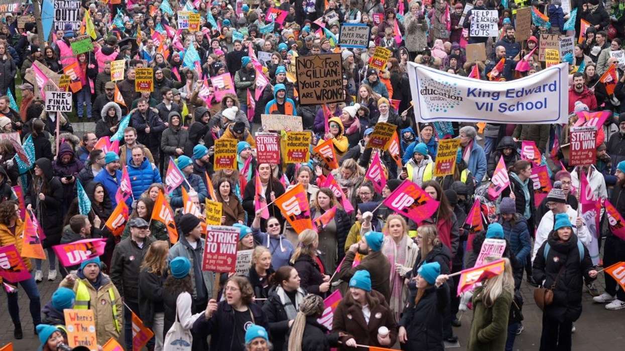 UK economy stagnates in February as strikes hit output