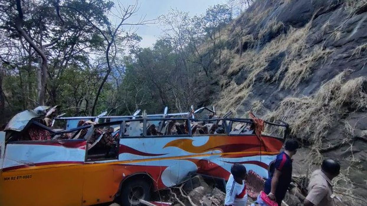 13 killed including 5 minors as bus falls into gorge on old Mumbai-Pune highway
