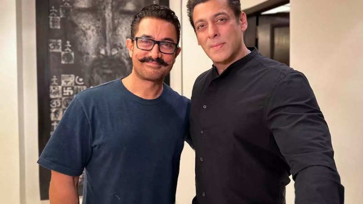 Salman and Aamir pose for a selfie as they welcome Eid together