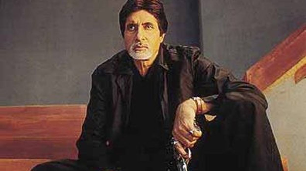 Vipul Shah reveals Robert De Niro was to play Amitabh Bachchan’s role in Hollywood remake of Aankhen