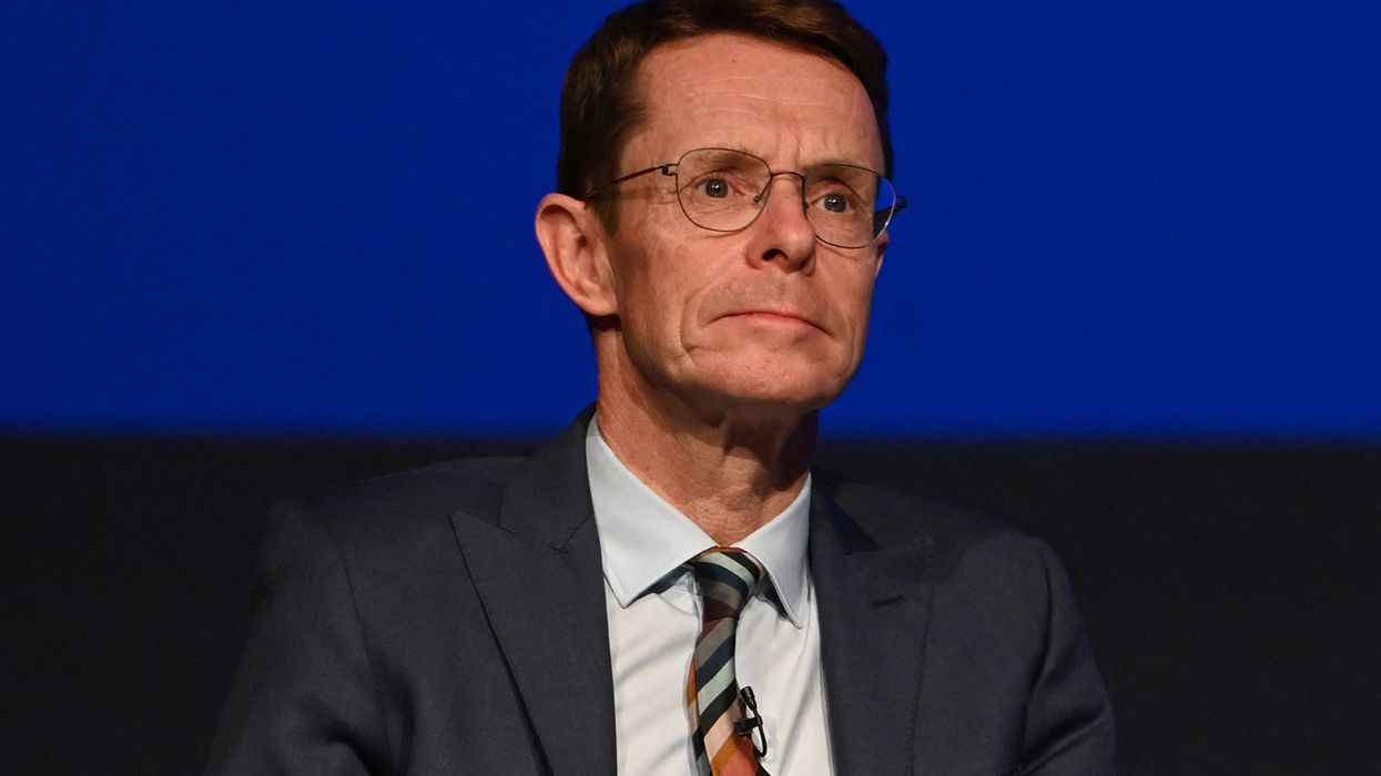 Tory mayor keeps distance from Sunak to avoid election wipeout