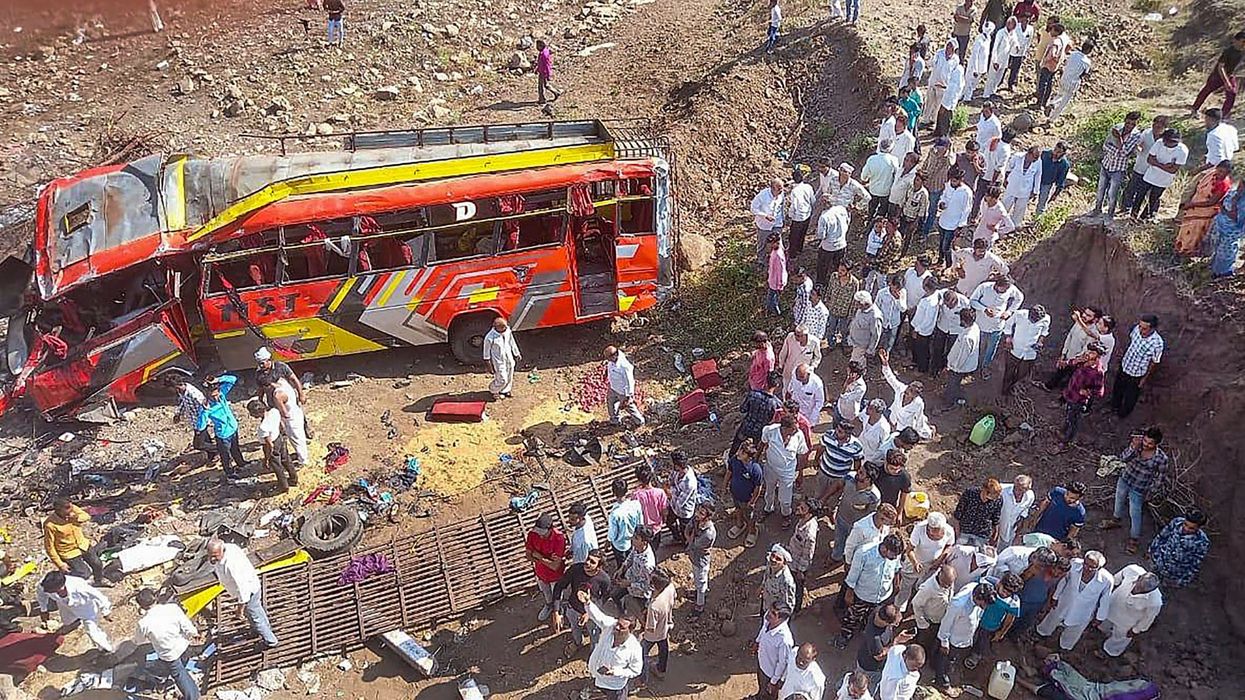 15 die as bus crashes off bridge in India
