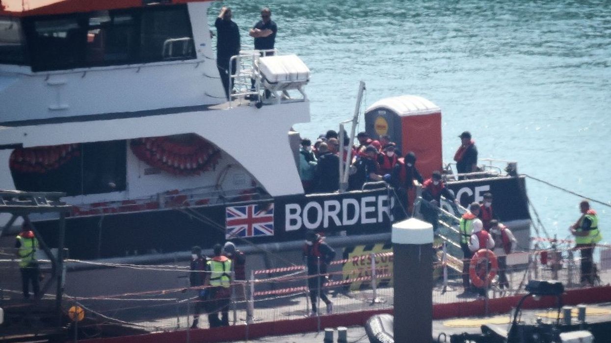 Number of migrants arriving in UK in small boats tops 10,000 this year