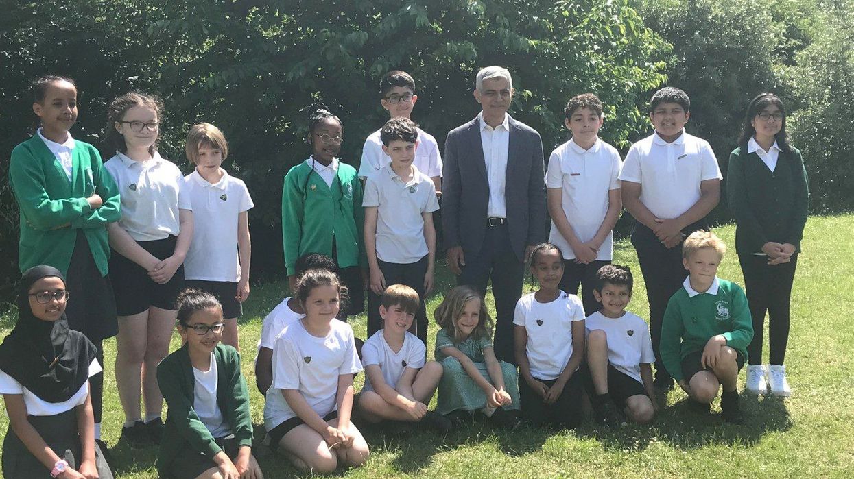 Sadiq Khan mulls fewer Heathrow flights due to pollution concerns