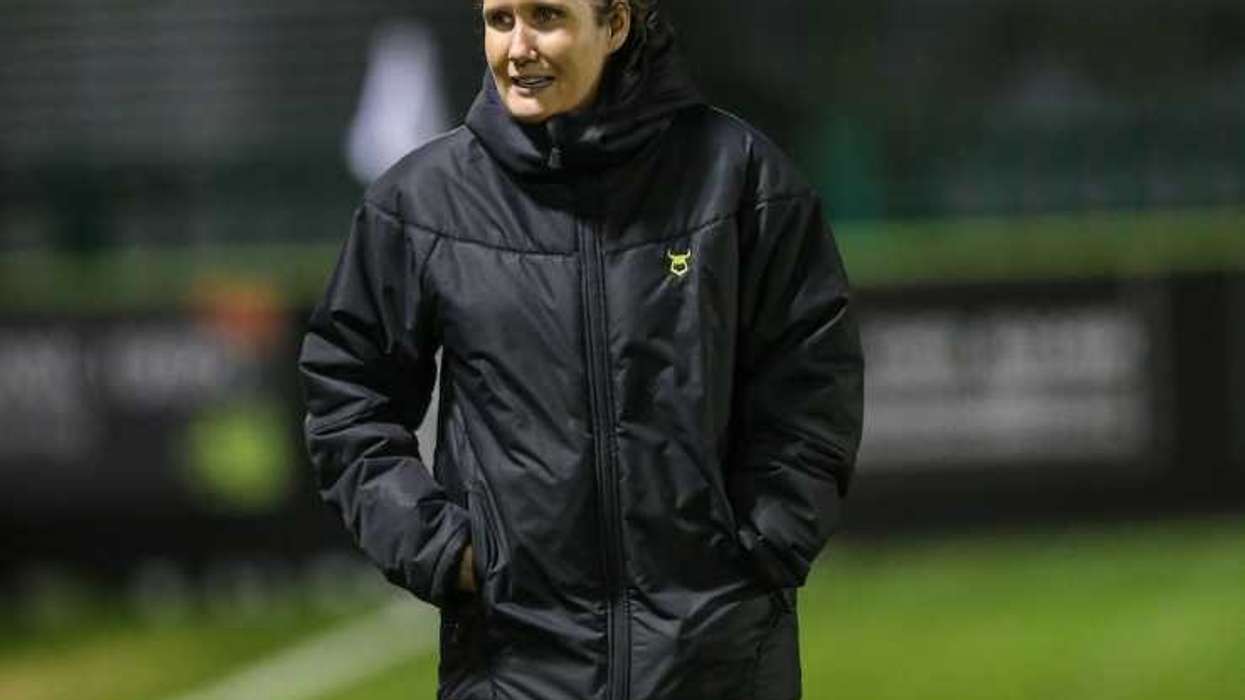 Hannah Dingley becomes first woman manager of an English men's team