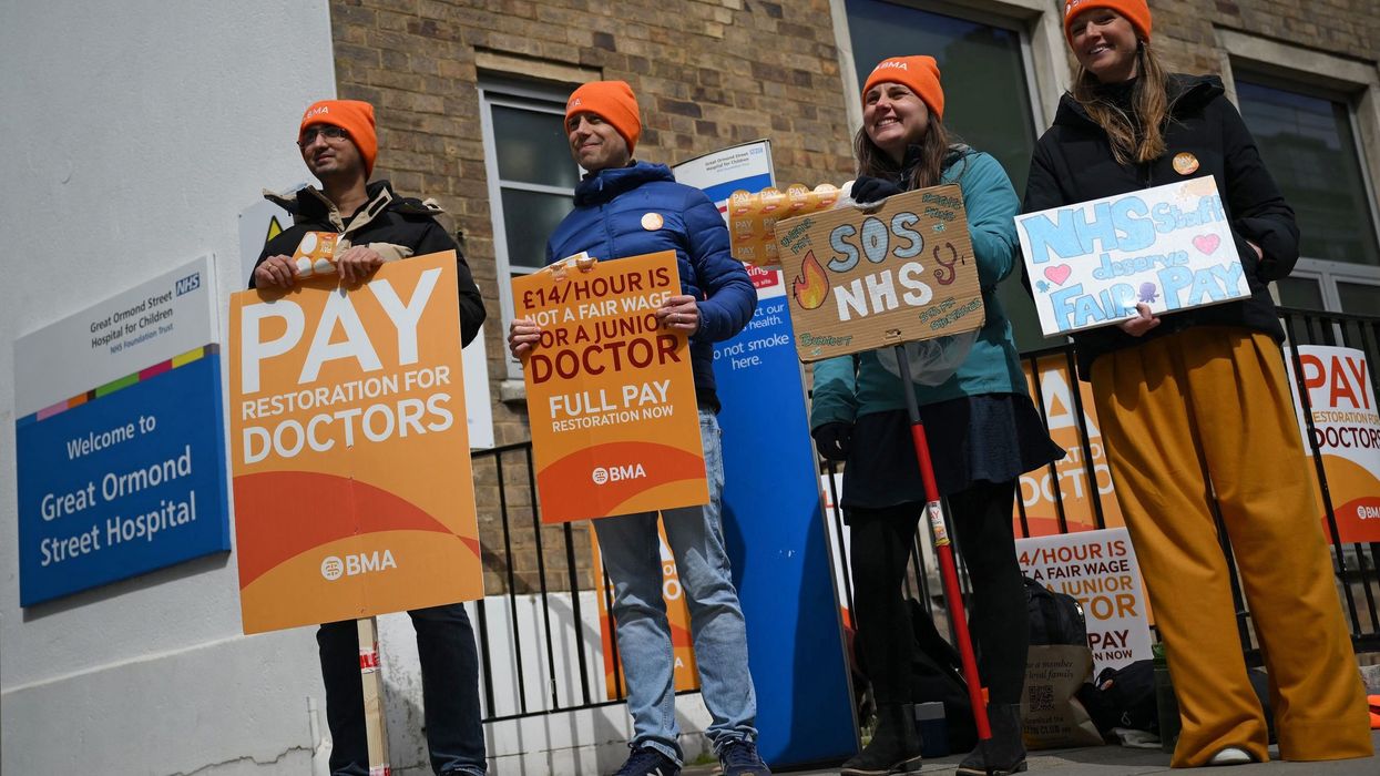 Hospital consultants to strike following junior doctors' protest