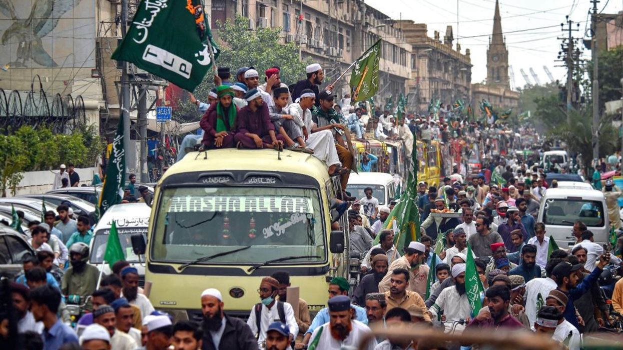 Thousands rally in Pakistan to condemn Sweden Koran burning