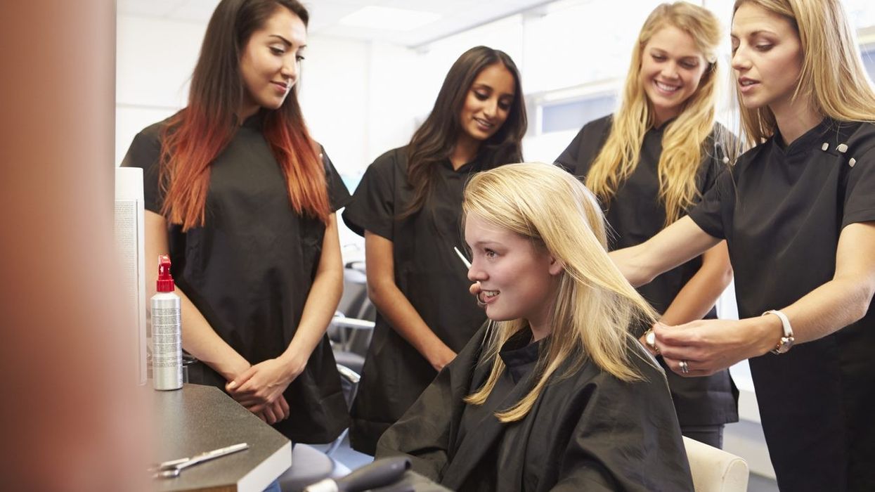 Study links hairdressing, beauty professions to increased ovarian cancer risk