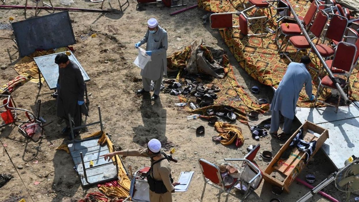 Pakistan police comb site after deadly blast