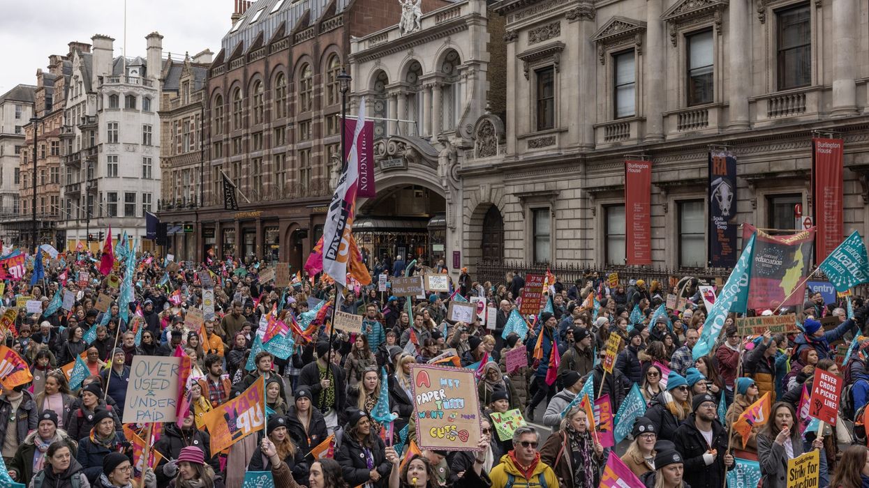 Teachers accept government pay offer, strikes to end