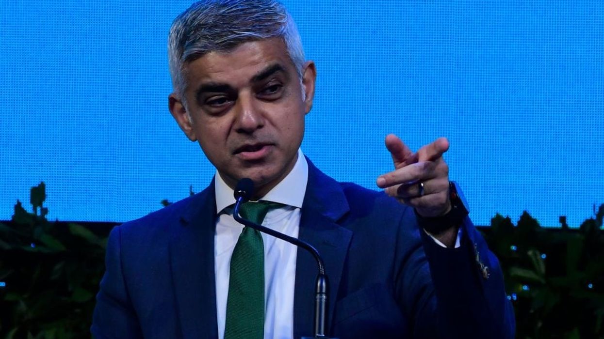 Khan unveils new support over London Ulez charge