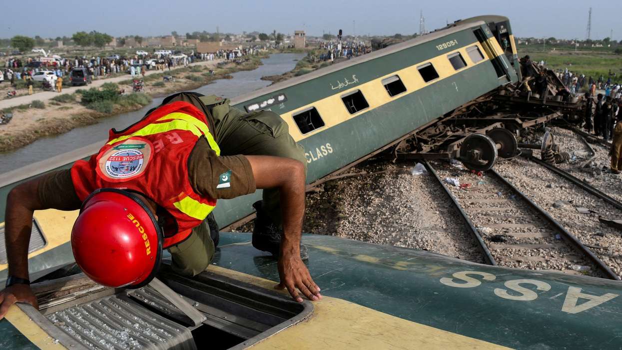 30 killed in Pakistan train accident