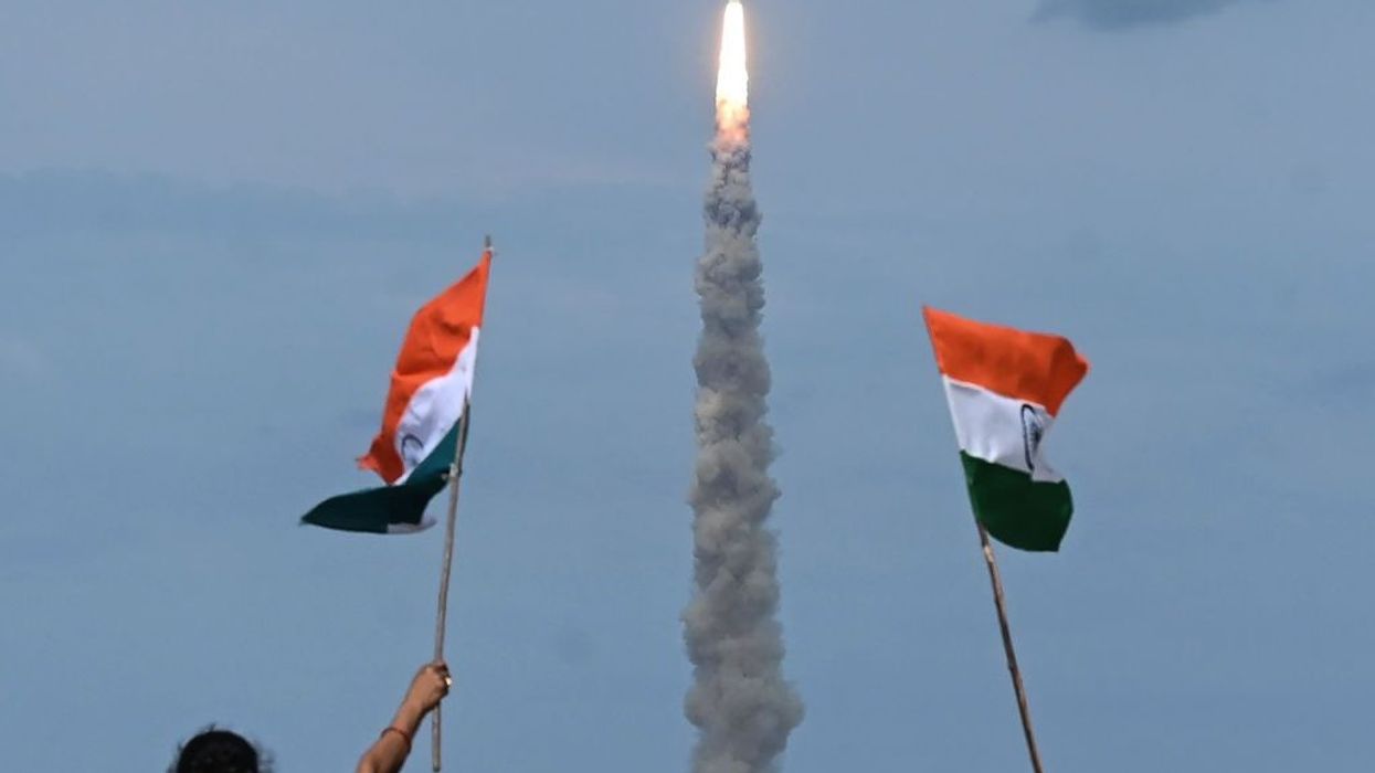 Russia, India in race to explore moon