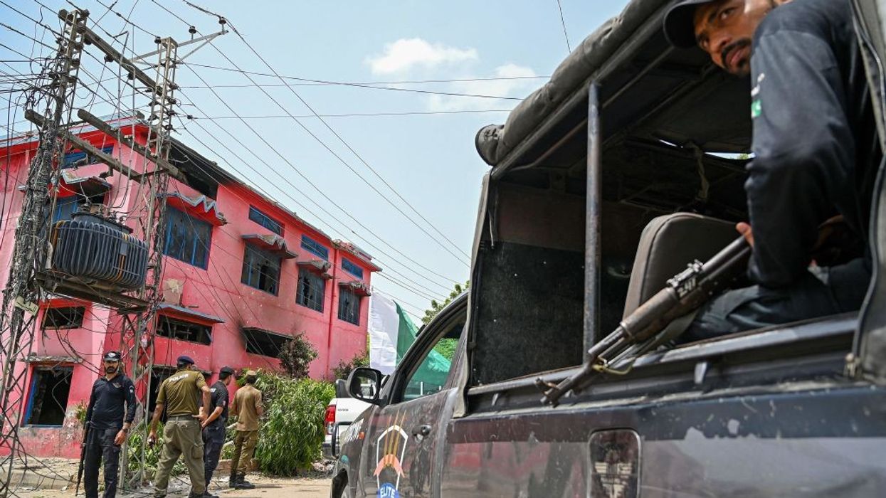More than 100 arrested after mob burns churches in Pakistan