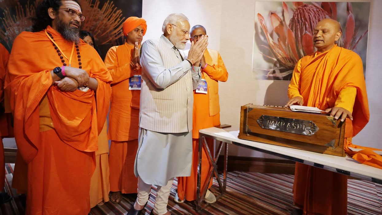 Modi views model of Swaminarayan temple in South Africa