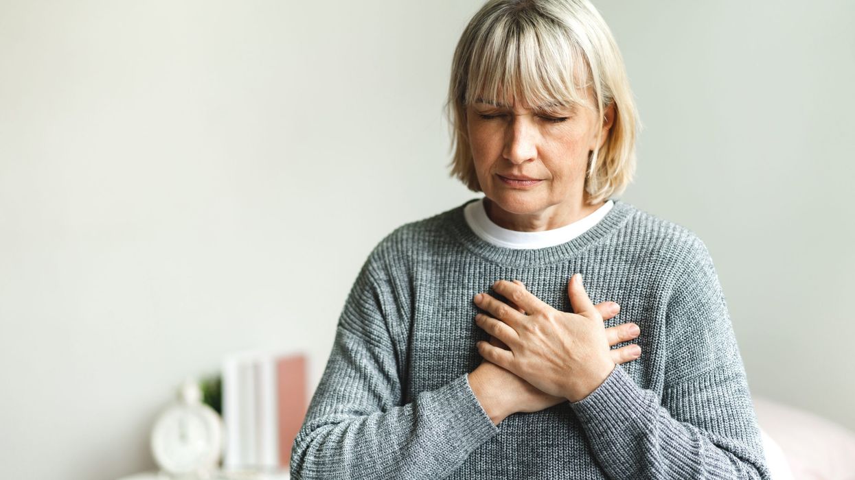 Warning signs of cardiac arrest different for men and women: Study