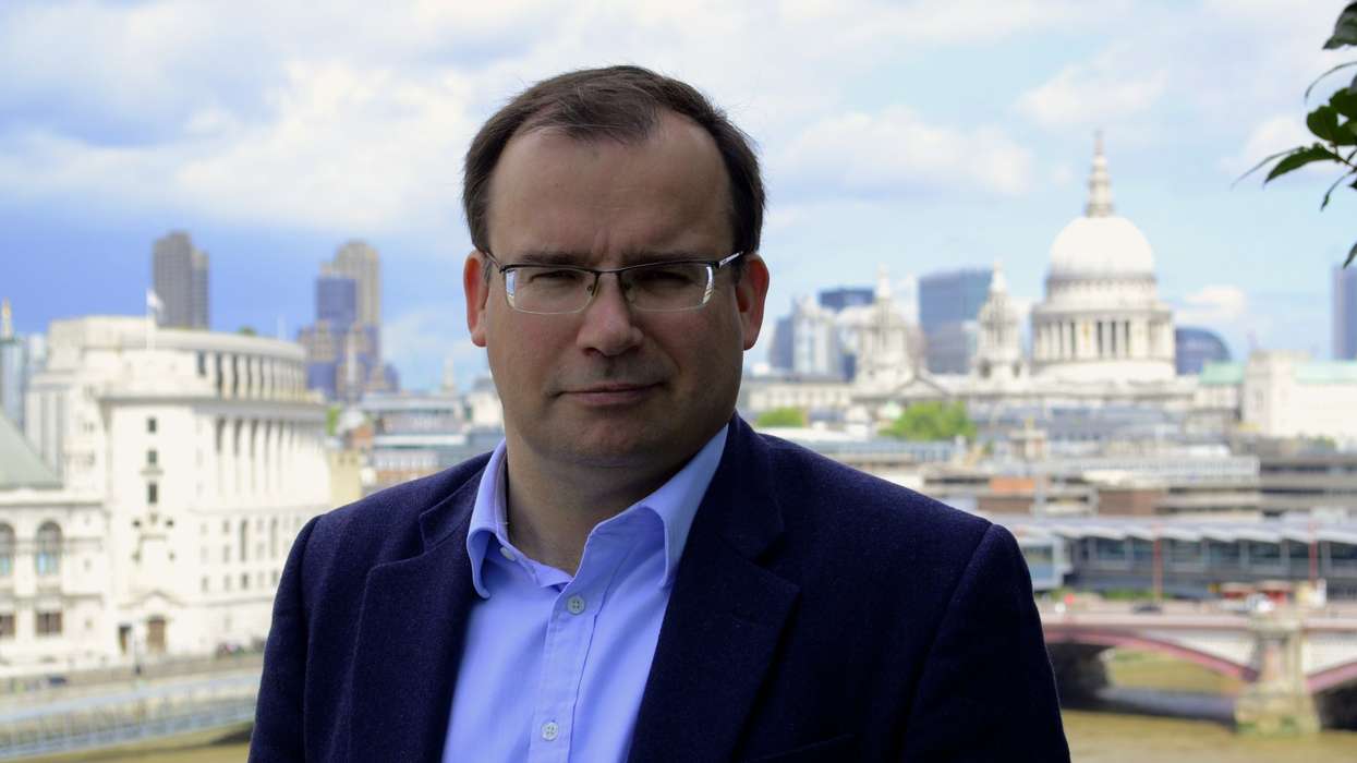 Labour MP Gareth Thomas writes to airlines requesting direct flights to Gujarat