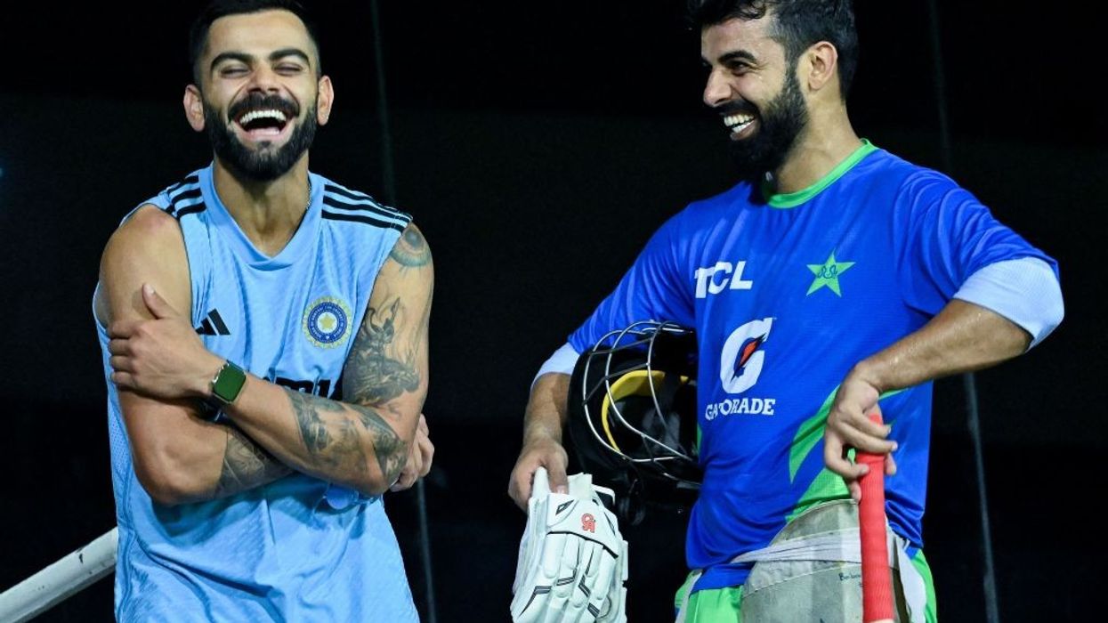 India vs Pakistan: Cricketers bonhomie ease the edge