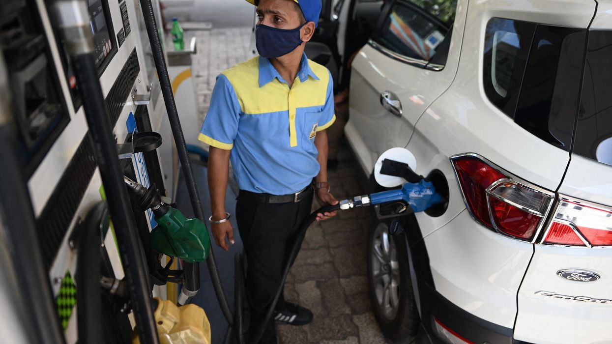 India warns automakers to become pollution free