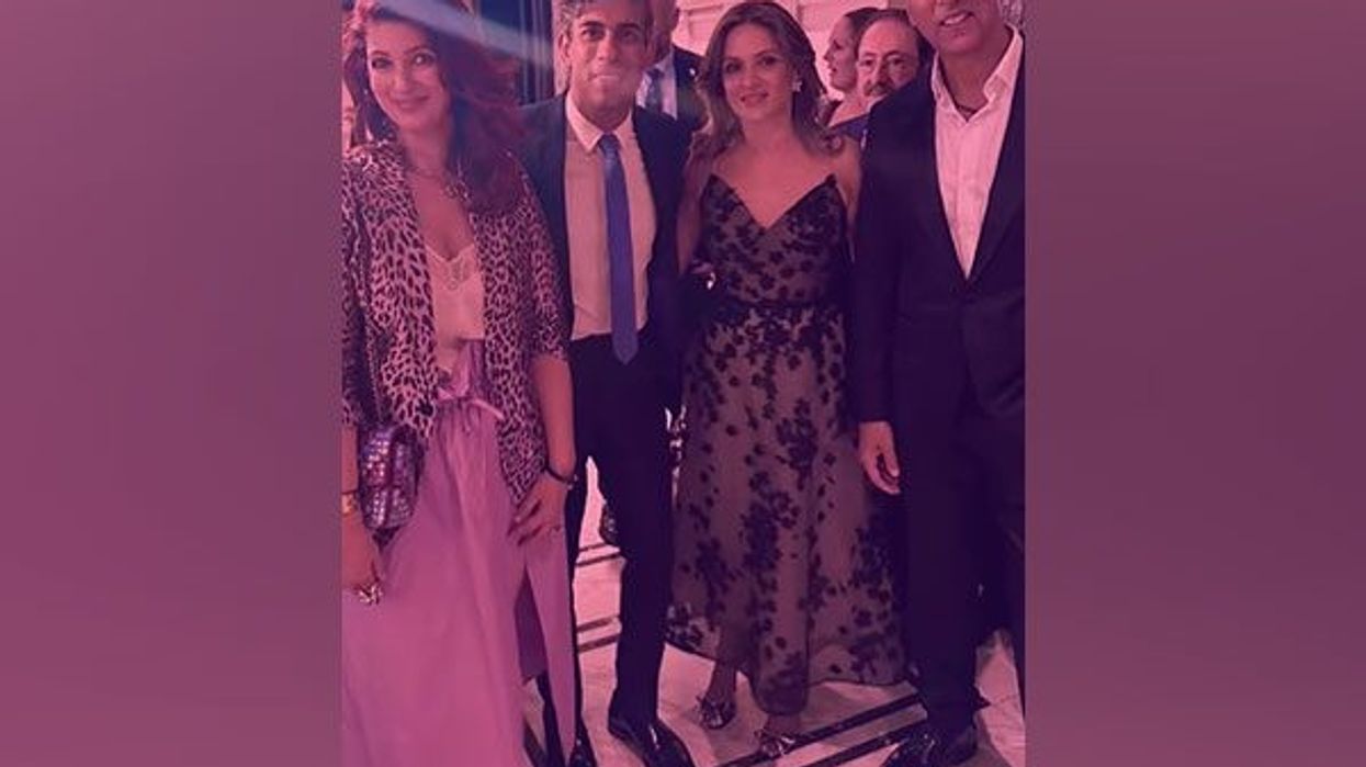 Akshay Kumar and Twinkle pose with Rishi Sunak in London