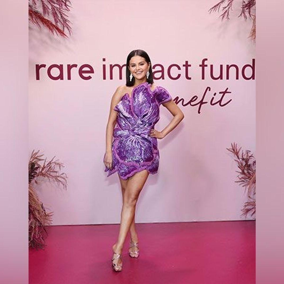 Selena Gomez shines in Indian designer Rahul Mishra's purple ensemble | EasternEye Selena Gomez shines in Indian designer Rahul Mishra's purple ensemble | EasternEye