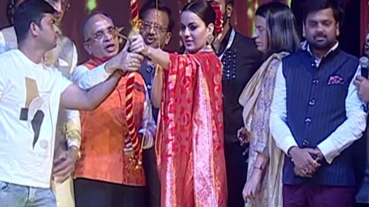 Dussehra 2023: Kangana Ranaut performs Ravana Dahan at Red Fort