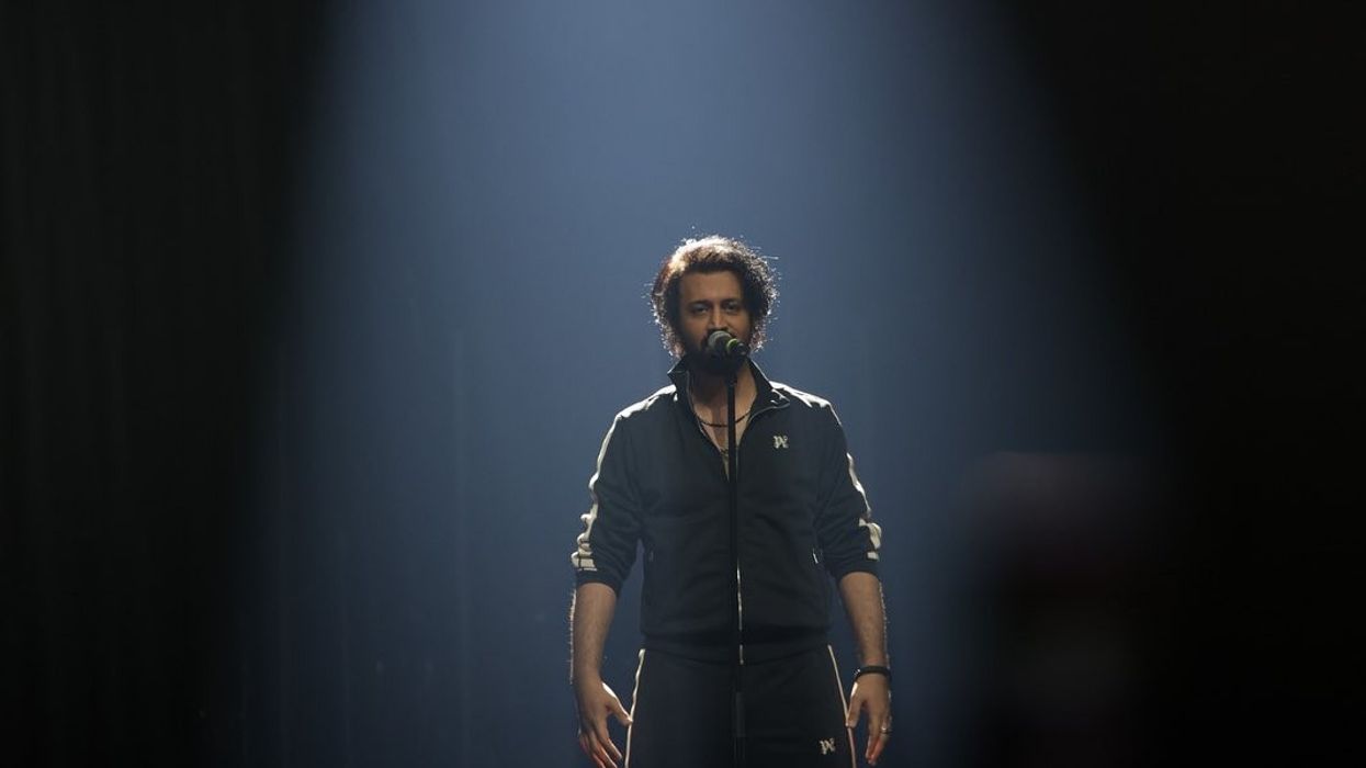 Atif Aslam halts concert mid-way after fan throws money at him