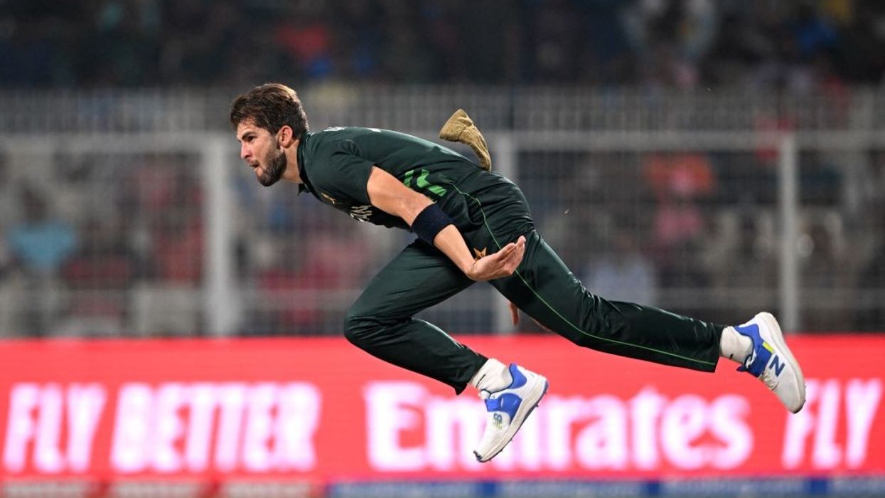 Pakistan down Bangladesh to stay alive at World Cup