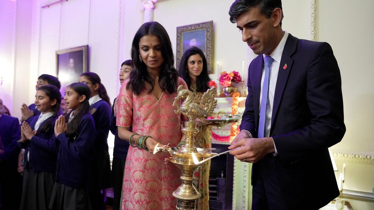 Sunak, Akshata celebrate Diwali at Downing Street