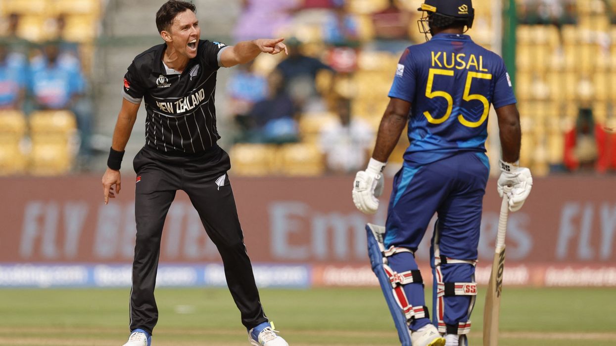 New Zealand crush Sri Lanka, put one foot in semis