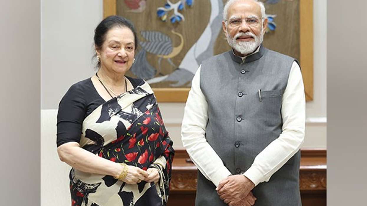 Modi meets Saira Banu