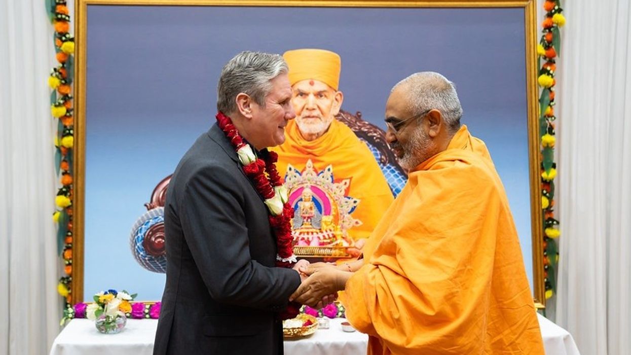 Starmer visits Neasden Temple to celebrate Diwali