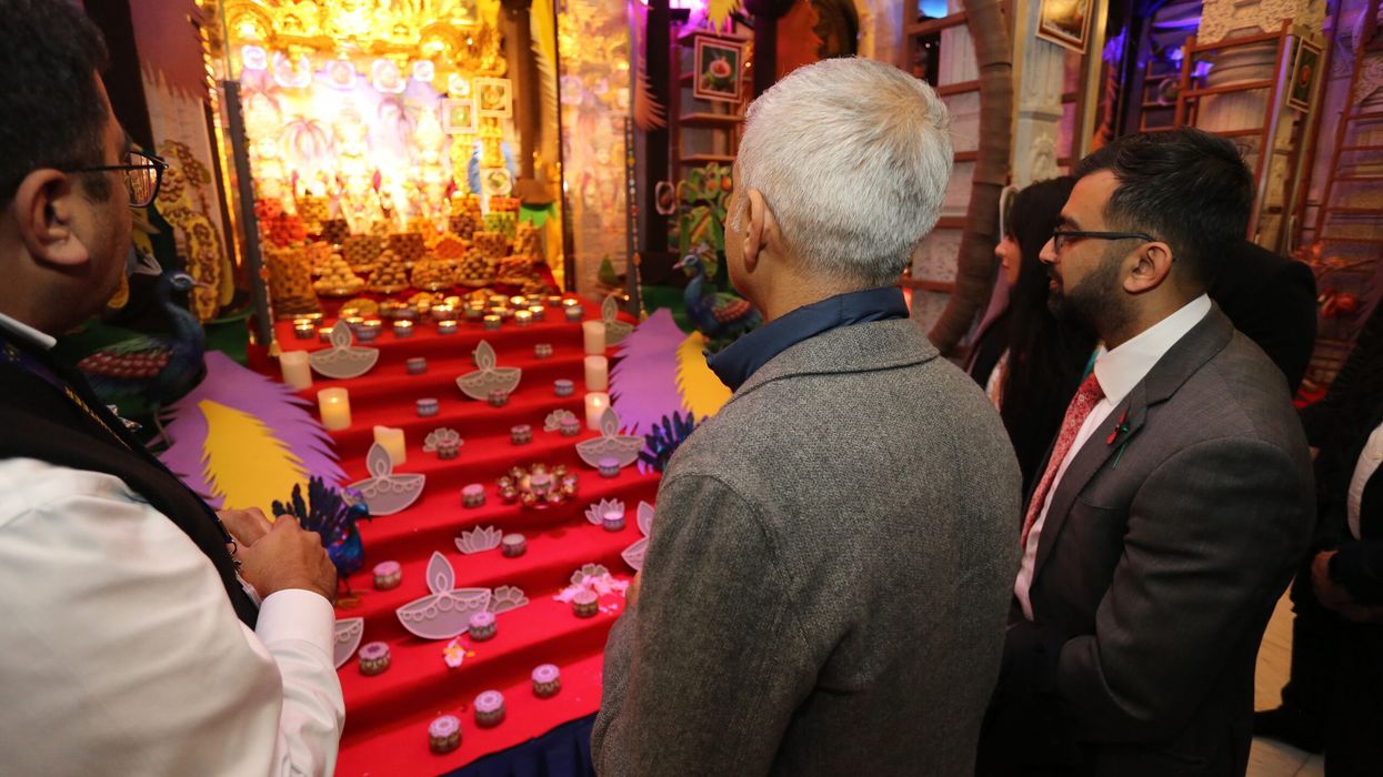 Sadiq Khan celebrates Diwali at Neasden Temple