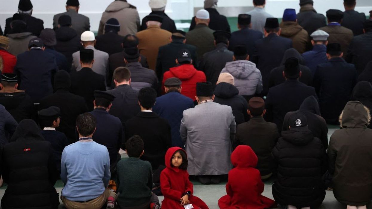 Religious Britons ‘significantly happier’ than atheists: study