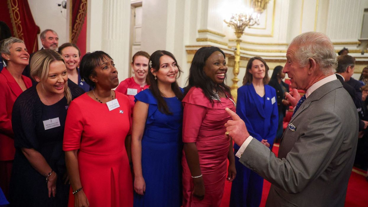 Foreign workers will need salary over £30,000 to enter UK