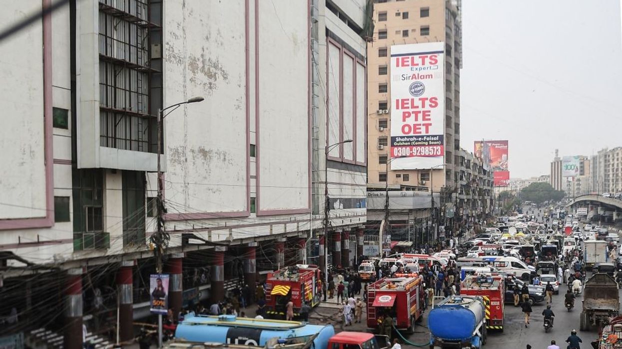 Fire in Pakistan shopping mall kills 11